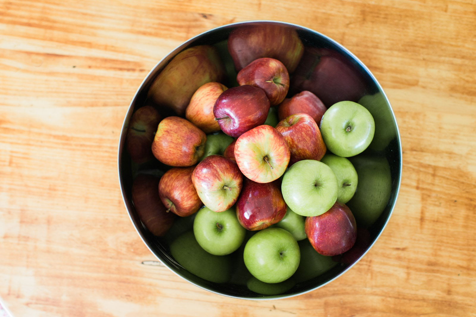 bowl of apples